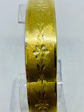 Armreif Gold 585 mit Blumen Gravur, Deutsche Arbeit (um 1970)