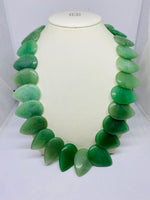 Collier mit Jadetropfen